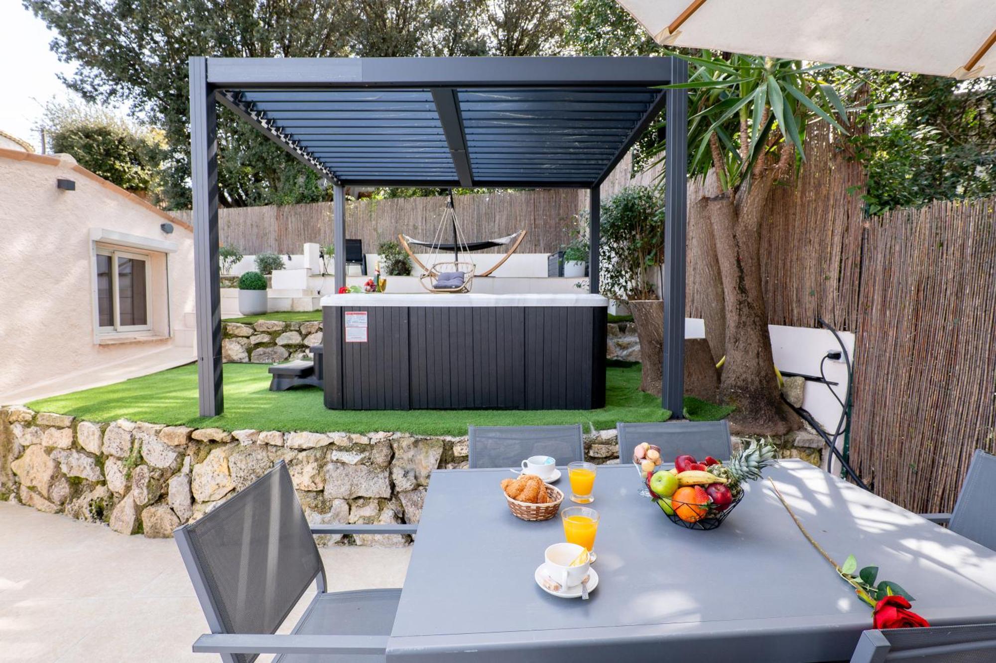 Piscine-Jacuzzi-Videoprojecteur-Clim La Perle Rare Villa Mougins Bagian luar foto