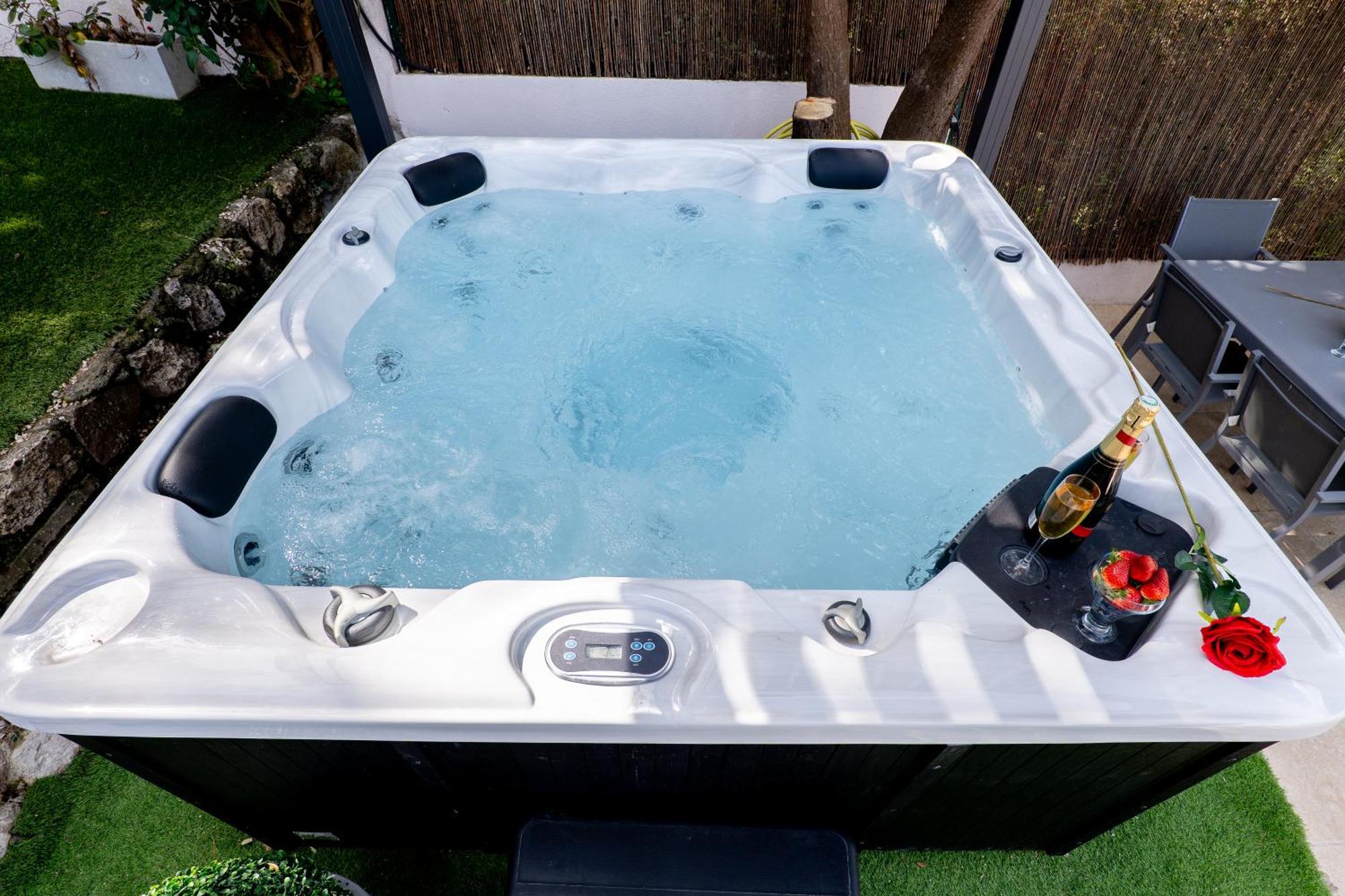 Piscine-Jacuzzi-Videoprojecteur-Clim La Perle Rare Villa Mougins Bagian luar foto