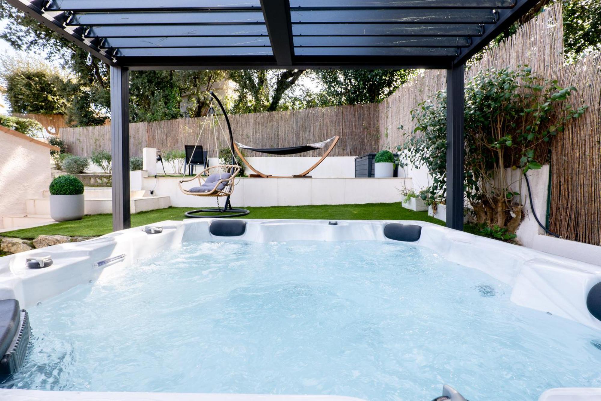 Piscine-Jacuzzi-Videoprojecteur-Clim La Perle Rare Villa Mougins Bagian luar foto